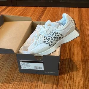 New Balance 327 sneakers in off-white with leopard print 5.5